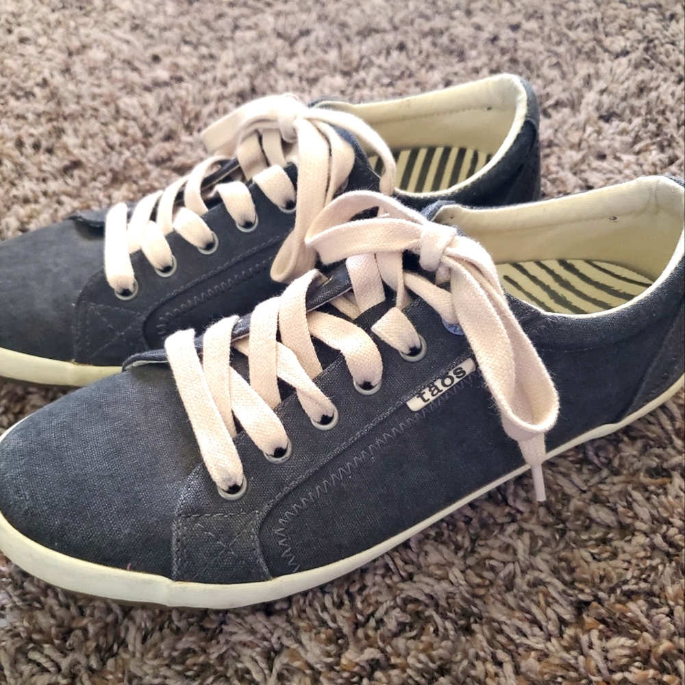 Taos lace-up Sneakers Charcoal Gray Sz 9/40 EUR EUC